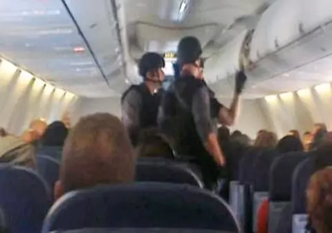 Momente CUMPLITE pentru 122 de OAMENI. Pilotul AVIONULUI a fost OBLIGAT...