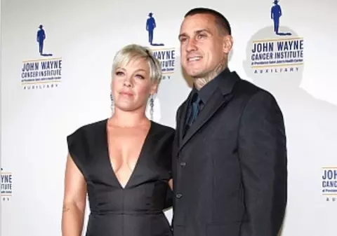 Pink le dă peste nas cârcotașilor: "Mă simt frumoasă." Ce spune soțul ei despre faptul că s-a îngrășat