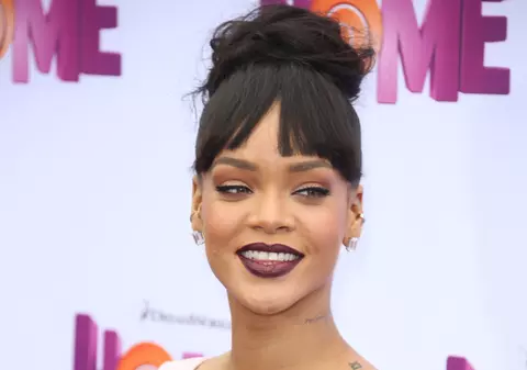 Rihanna A POZAT TOPLESS pentru americani! Arată BESTIAL | FOTO ÎN ARTICOL