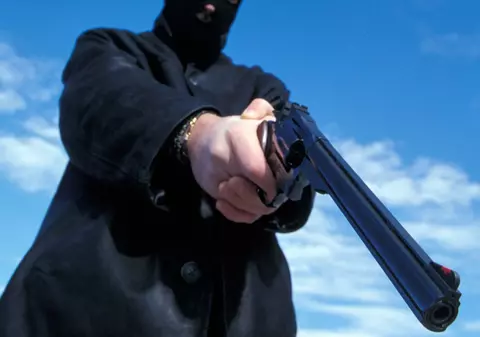 Un ofițer de securitate român a fost RĂPIT de persoane înarmate în Burkina Faso