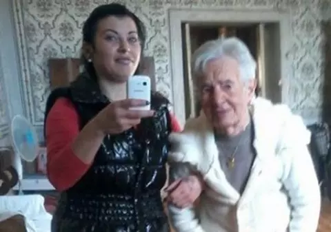 ULTIMA ORĂ. Ce a pățit femeia din România care a umilit o bătrână în Italia