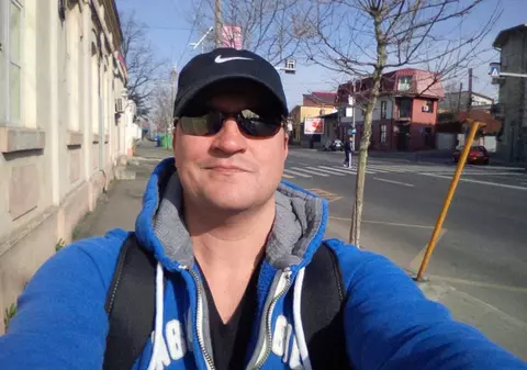 Șerban Huidu, într-o ipostază în care niciunul dintre noi nu ar vrea să apară pe Facebook: GOL PUȘCĂ | FOTO