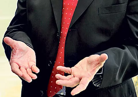 Scandal monstru la Parlament! "Tăriceanu, demisia"!