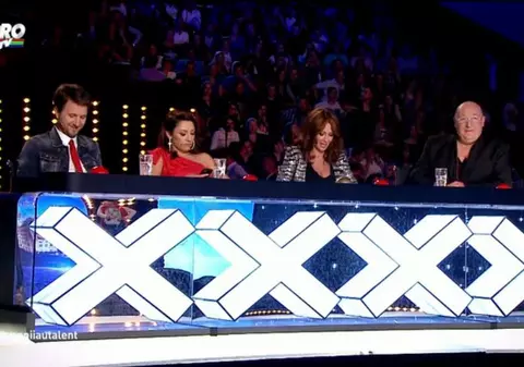 Imaginea SERII la "Românii au talent"! Ce fac jurații când CRED CĂ NU-I VEDE NIMENI