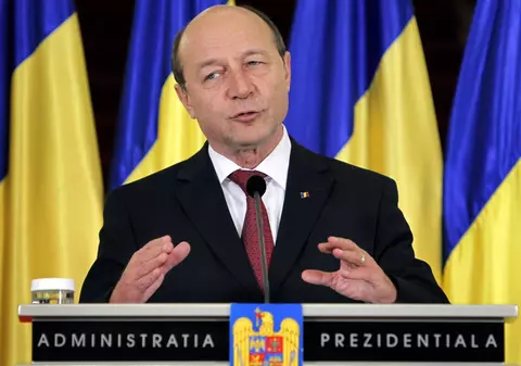 BĂSESCU va primi încă o CETĂŢENIE! "Poziţiile exprimate NU ANGAJEAZĂ ROMÂNIA"