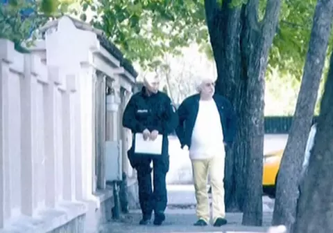 INCREDIBIL! Deși e arestat, ADRIAN SÂRBU se plimbă LIBER prin București!