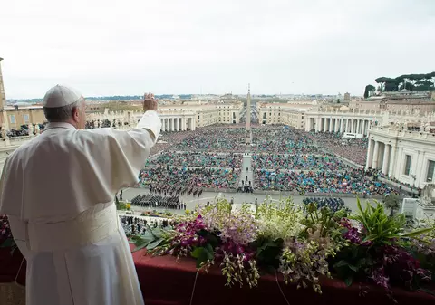 Dublu scandal la VATICAN: un preot e acuzat de homosexualitate, iar altul de crimă