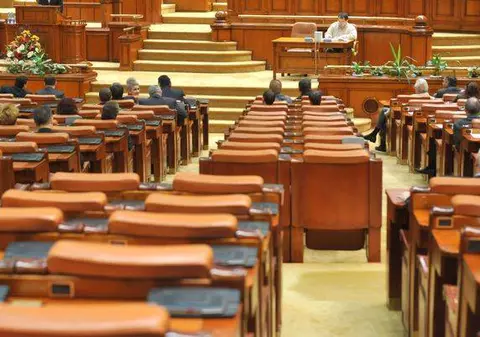 UPDATE. Legea salarizării unitare se va dezbate în procedură de urgență, în Senat