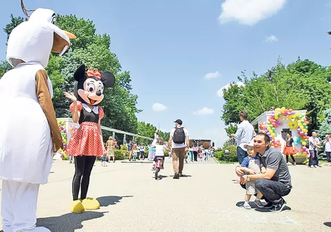 Copiii sunt răsfăţaţi în acest weekend