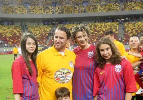 EXCLUSIV/ Prodanca este mai ”teroristă” decât Becali cu fetele ei! ”Până la 18 ani fac ce le spun eu!”