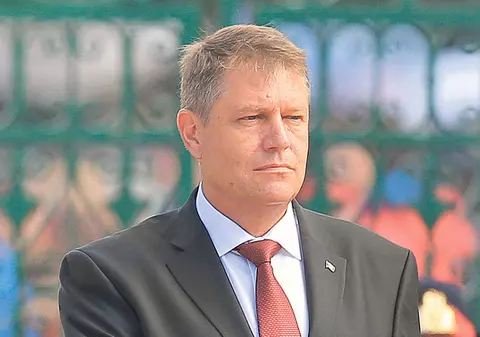 Iohannis, bucuros că l-a «bătut» nevasta