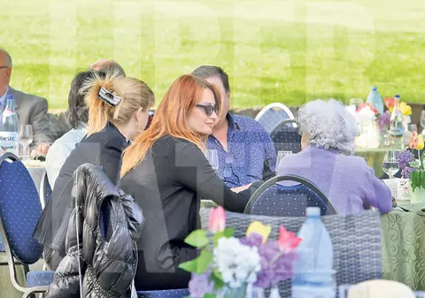 EXCLUSIV | Nu mai împart nici… masa | Anca Ţurcaşiu şi medicul Cristian Georgescu, trădaţi de comportamentul distant