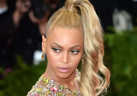 Se putea mai DEZBRĂCATĂ de atât? Beyonce a ARĂTAT TOT la Met Gala 2015 | FOTO