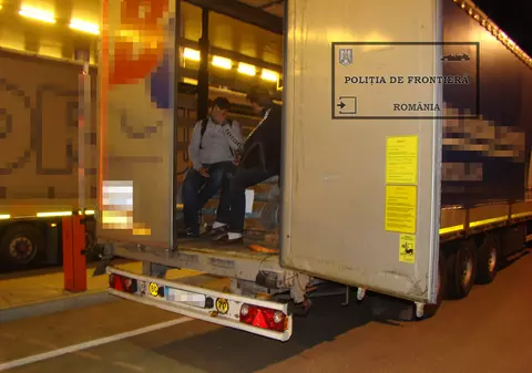 Sirienii continuă să forțeze granițele României