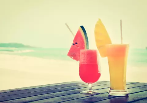 Băuturi de vară care te ajută să slăbești