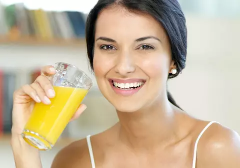 (P) Secretul oamenilor slabi: cum sa slabesti 5 kg in 7 zile. Lichidele joaca un rol important!