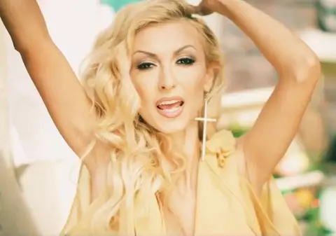 Andreea Bălan încă mai primește CADOURI de la părinții lui Keo. DEZVĂLUIRI despre relația dintre cântăreață și fostul ei iubit