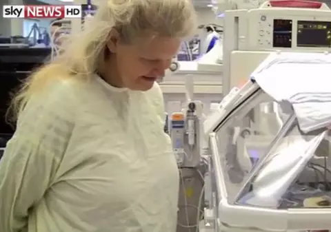 Minune dumnezeiască? A devenit mamă de cvadrupleţi la 65 de ani | VIDEO