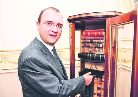 Procurorii l-au lăsat fără TREI KILOGRAME de aur și 98.000 de lei! Avocat celebru, acuzat de evaziune fiscală