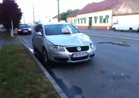 Cinci mașini de lux distruse de un șofer minor. Era beat  și nu avea permis