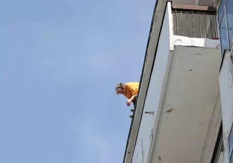 Anunțul făcut de autorități: E cutremurător ce s-a întâmplat după MOARTEA  femeii care s-a aruncat de pe BLOC