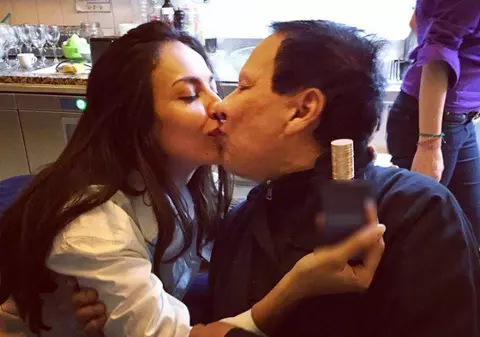 Mădălina Ghenea, sărut pasional cu un BĂRBAT! Cine e norocosul de 75 de ani?