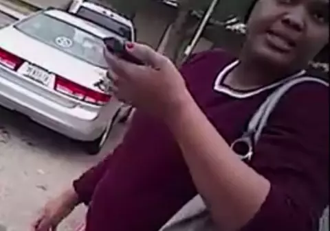 Nu au ţinut cont că e gravidă! Ce i-au făcut doi poliţişti unei femei, în plină stradă: "Am strigat degeaba după ajutor" VIDEO 