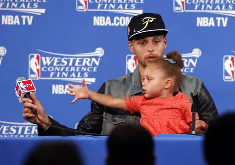 Și s-au făcut 17! ”Războinicii” nu pot fi opriți: Curry - 41 de puncte cu Suns