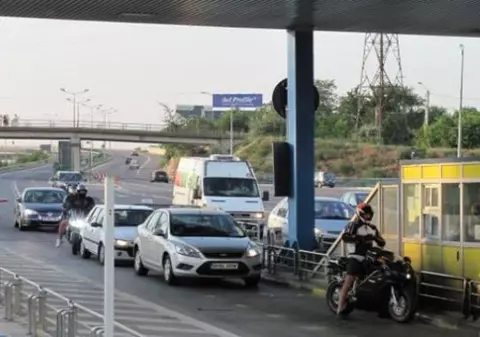 Cum reuşeau angajaţii de la staţia de taxare de la Feteşti să fure, zilnic, 5.000 de lei. Metoda simplă prin care păcăleau statul