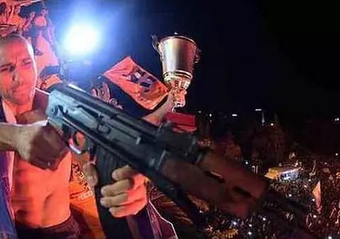 Ce DEMENŢĂ! A sărbătorit titlul cu ditamai arma! Un fost rapidist, ŞOCAT de cele văzute