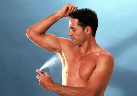 Trei trucuri să nu mai transpiri abundent