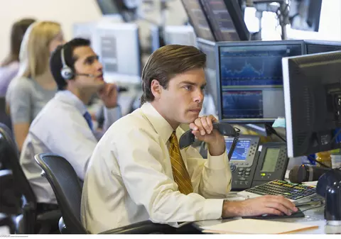 Zile libere 2015: Ce au decis parlamentarii pentru 21 mai, de Sfinții Constantin și Elena