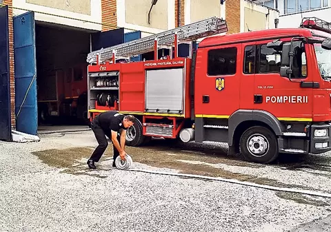 Primăria Galaţi a inventat culmea economiei! Au pus apometre la pompieri!