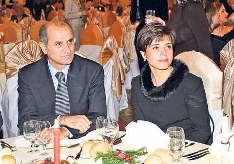 Culisele războiului juridic dintre familia Copos și ANAF! Fiscul vrea să le vândă casele şi terenurile 