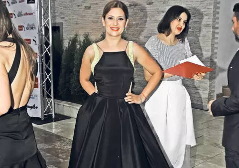 Amalia Enache ne arată… spatele!