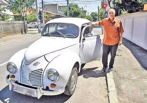 Maşinile vechi sunt viaţa lor | FOTO