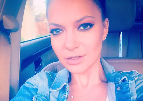 (P) Vrei un bust mai generos? Andreea Antonescu si-a marit sanii cu ajutorul plantelor