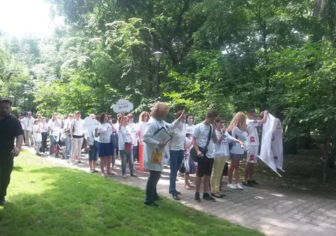 Zeci de bebeluși au mărșăluit pe străzi!