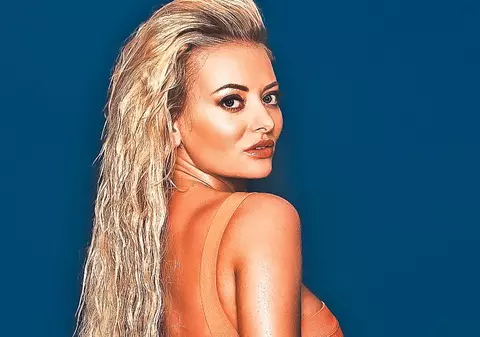 Delia a cântat pe... Lună!