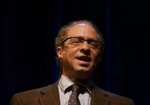 Patru previziuni ale futurologului Ray Kurzweil despre viitor! Ce ne așteaptă?