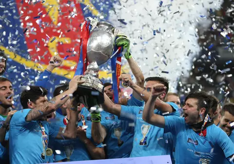 Liga I la fotbal o ia la trap! ^Sezonul fotbalistic intern se deschide la Voluntari și la Giurgiu