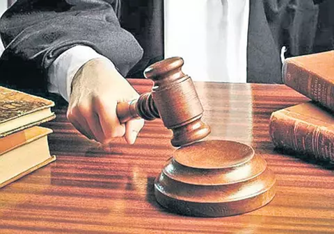 CE NE ENERVEAZĂ | Articolul 52 din Constituţie