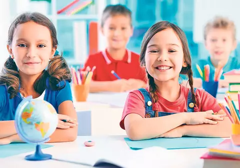 Parlamentarii vor tichete de vacanță și pentru elevi