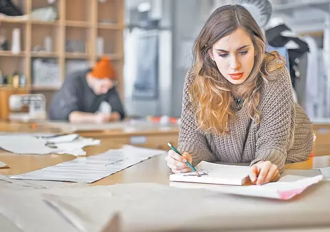 Ești tânăr și ai o firmă? Poți primi 120.000 de lei de la stat