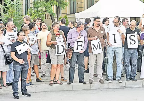 Lovitură pentru Victor Ponta! Românii ies în stradă 