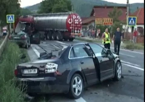 Șoferul din Vâlcea care a OMORÂT TREI OAMENI făcea SEX LA VOLAN?