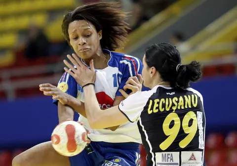 Allison Pineau revine în România la doi ani după aventura Oltchim