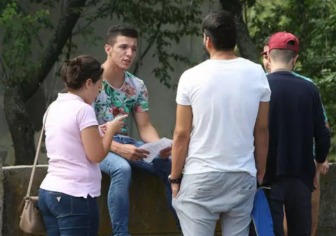 Bacalaureat 2015 | ZECI de elevi au fost eliminați de la proba scrisă de Limba și literatura română