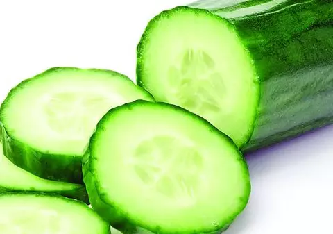 Pune felii de castravete pe pervazul geamului de la bucătărie! E uimitor ce se va întâmpla la tine în casă