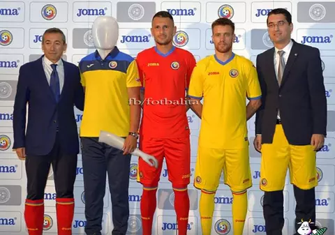 Suporterii fac praf FRF, pentru noul echipament / GALERIE FOTO